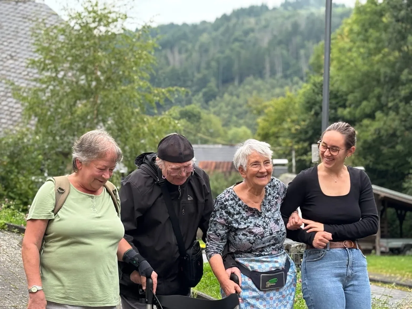 Ehrenamtliche Reisebegleiter unterstützen Menschen mit Behinderungen